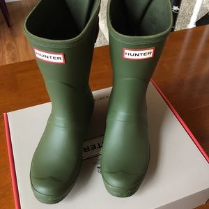 🪲 HUNTER 🪲 Women’s Rain Boots Short Adjustable US 7